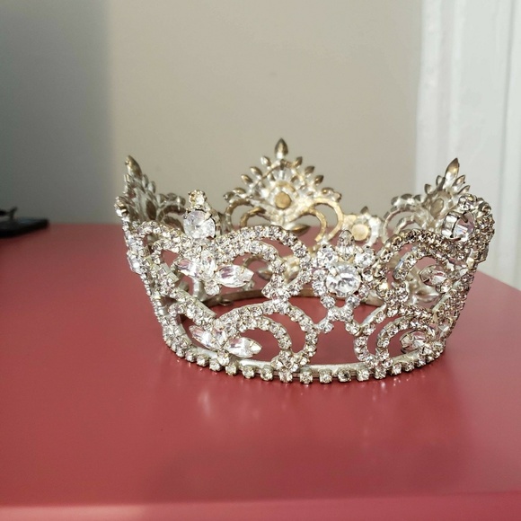 Tiara - Picture 4 of 4